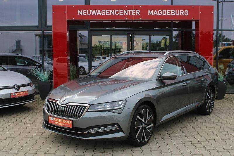 Graphitegrau metallic Gebraucht 2023 Skoda Superb Style Kombi | 32.890 € (Guter Preis) - Bild 1/4