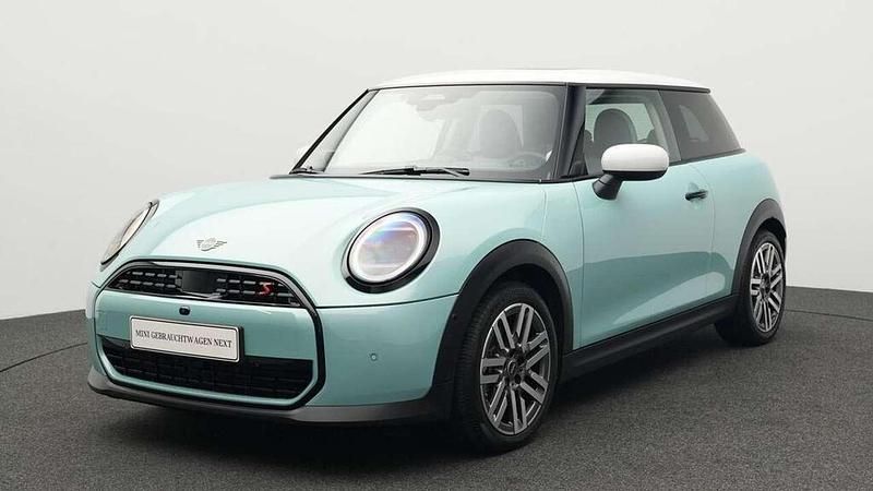 Grün Gebraucht 2024 Mini Cooper S Classic Kleinwagen | 30.539 € (Etwas zu teuer) - Bild 1/4