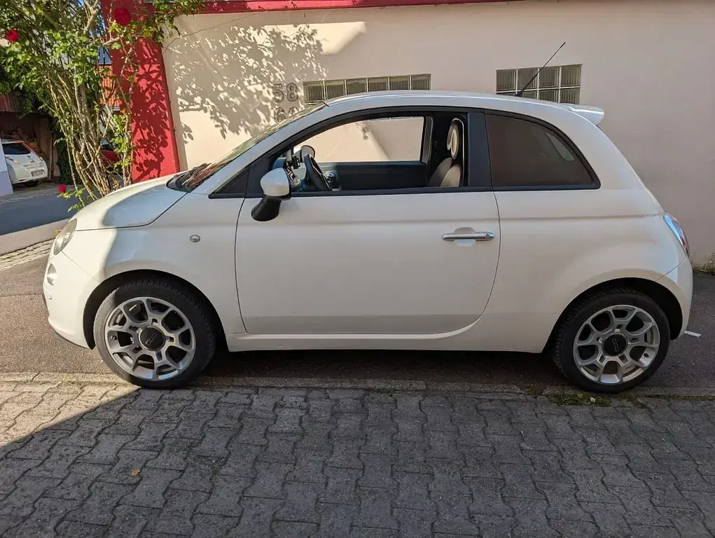 Gebraucht Fiat 500 Lounge 69 PS (50 kW) 2012 Weiß Kleinwagen