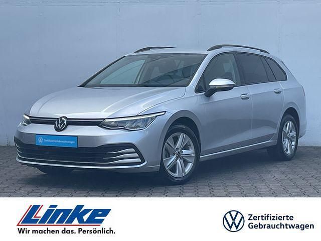 Reflexsilber metallic Gebraucht 2022 VW Golf VIII Life Kombi | 21.490 € (Fairer Preis) - Bild 1/4