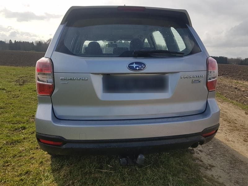 Gebraucht Subaru Forester 147 PS (108 kW) 2016 Silber SUV