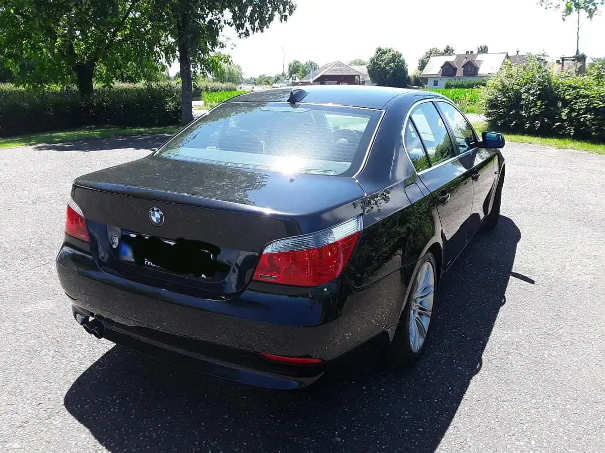 Gebraucht BMW 523 177 PS (130 kW) 2006 Schwarz Limousine