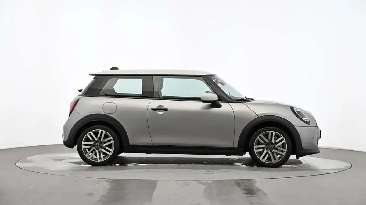 Usata Mini Cooper Classic 156 CV (114 kW) 2024 Grigio Utilitaria