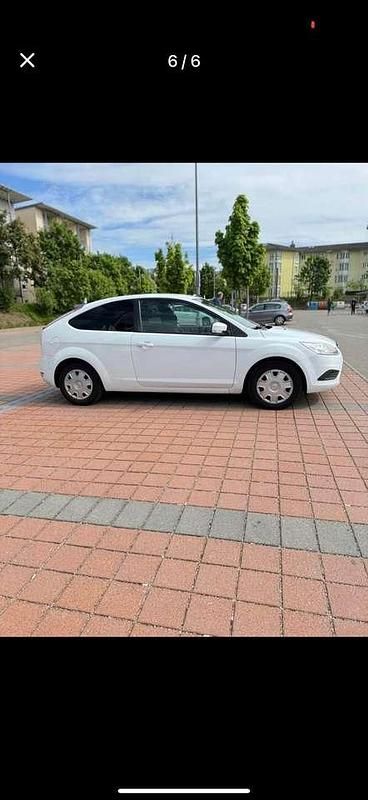 Gebraucht Ford Focus Style 116 PS (85 kW) 2010 Limousine