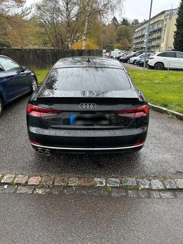 Second-hand Audi A5 Ambiente 190 CP (139 kW) 2018 Negru Coupe