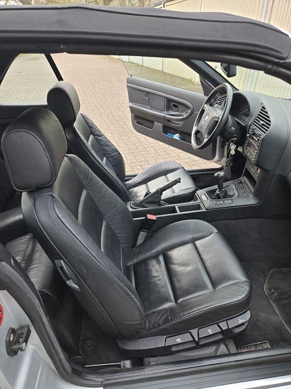 Gebraucht BMW 320 Cabriolet 150 PS (110 kW) 1999 Silber Cabrio