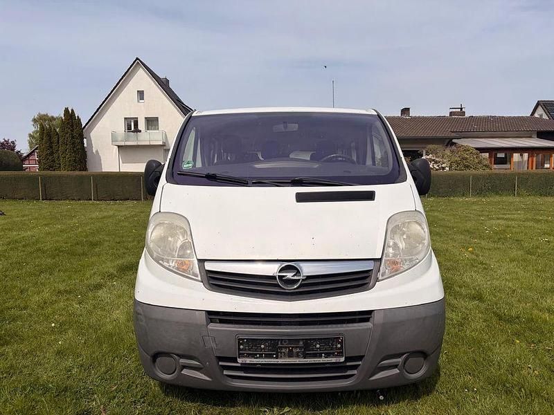 Second-hand Opel Vivaro 90 CP (66 kW) 2013 Alb Monovolum