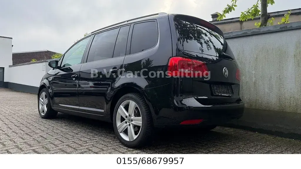 Gebraucht VW Touran Cup 105 PS (77 kW) 2014 Schwarz Van / Kleinbus