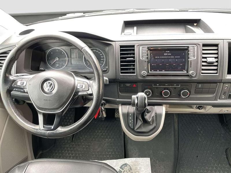 Gebraucht VW Transporter 150 PS (110 kW) 2018 Indiumgrau metallic Van