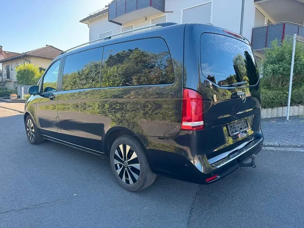 Gebraucht Mercedes V220 Edition 163 PS (119 kW) 2022 Grau Van / Kleinbus