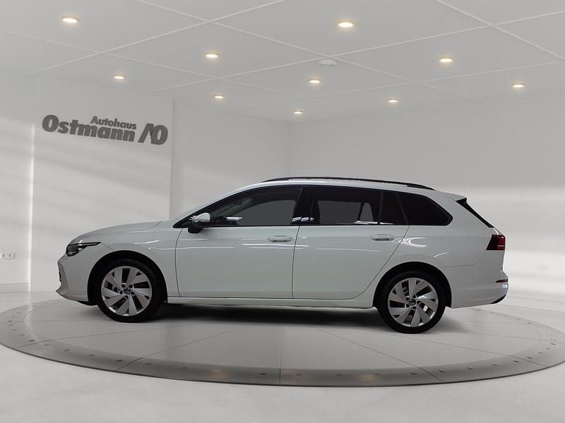 Gebraucht VW Golf VIII Life 116 PS (85 kW) 2025 Pure white Kombi