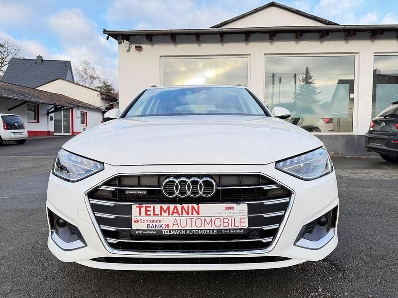 Używany Audi A4 Advanced 204 KM (150 kW) 2021 Biały Kombi