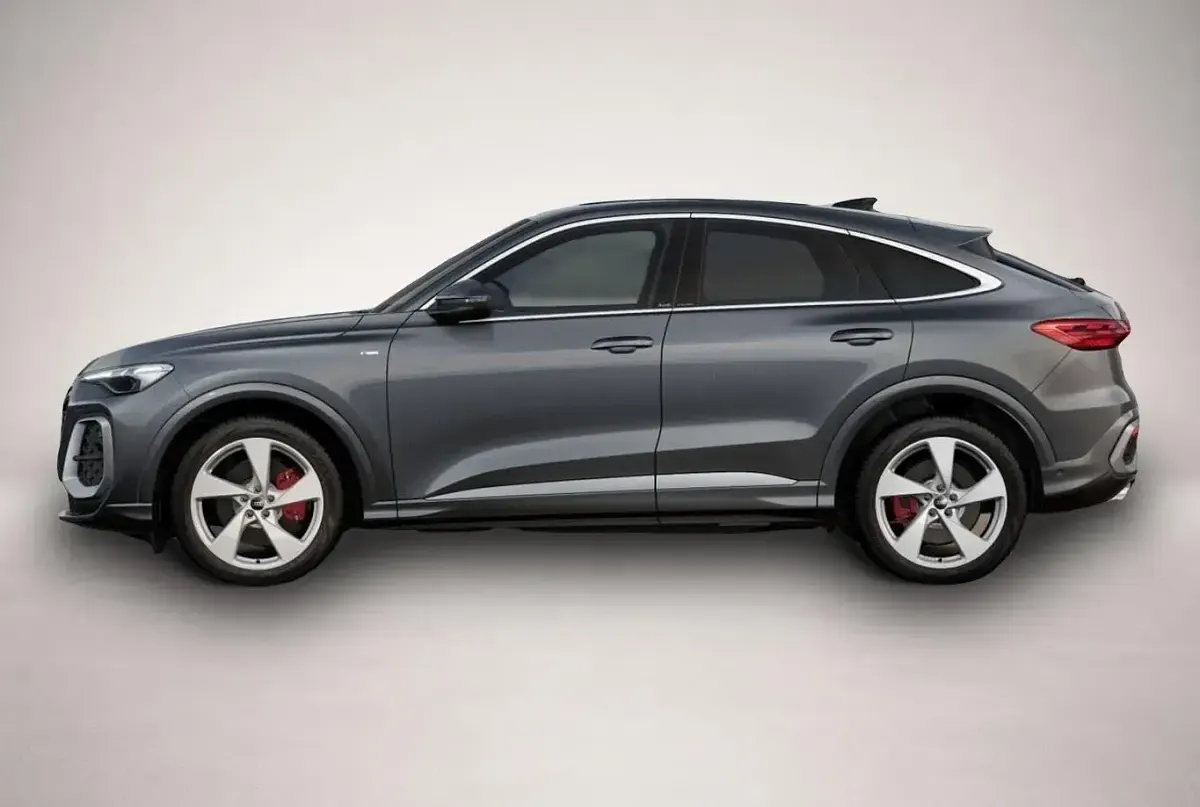 Neu Audi Q5 Sportback Comfort 299 PS (219 kW) 2026 Manufacturer SUV