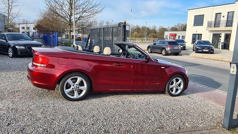Gebraucht BMW 118 Cabriolet Sport Line 143 PS (105 kW) 2011 Rot Cabrio