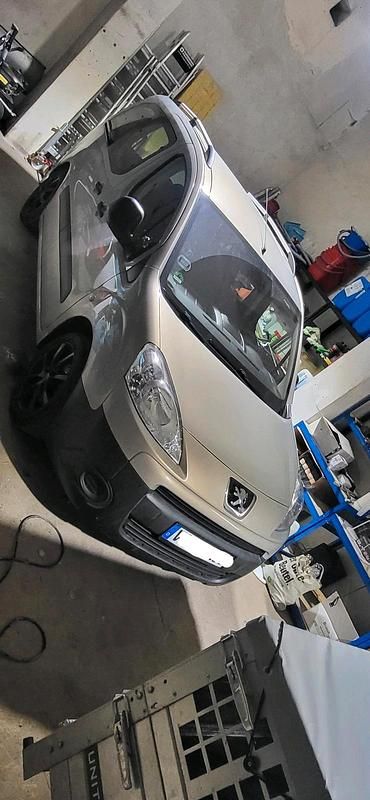 Gebraucht Peugeot Partner Tepee 75 PS (55 kW) 2008 Gelb Van / Kleinbus