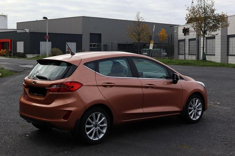 Gebraucht Ford Fiesta Titanium 101 PS (74 kW) 2017 Braun Kleinwagen