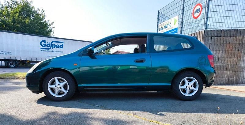 Gebraucht Honda Civic LS 90 PS (66 kW) 2002 Grün Limousine