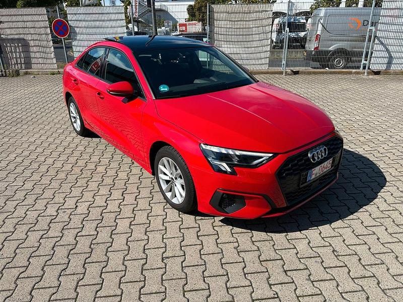 Rot Gebraucht 2021 Audi A3 Sport Limousine | 18.300 € (Fairer Preis) - Bild 1/4