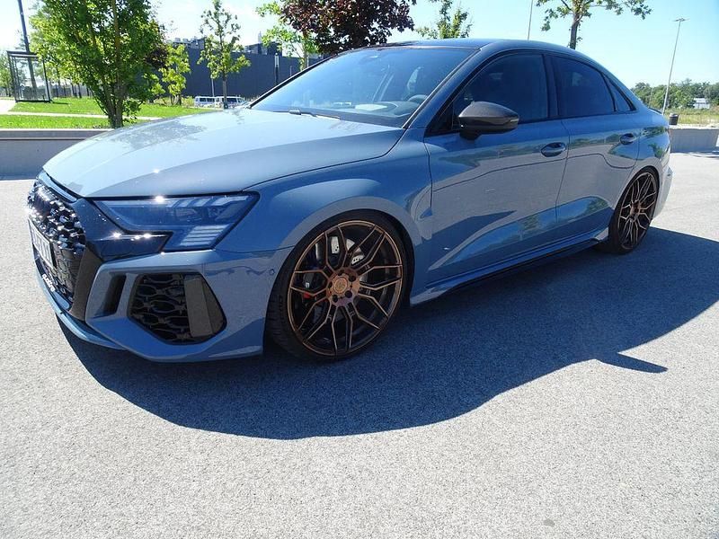 Grau Gebraucht 2022 Audi RS3 Ambiente Kleinwagen | 53.700 € (Guter Preis) - Bild 1/4