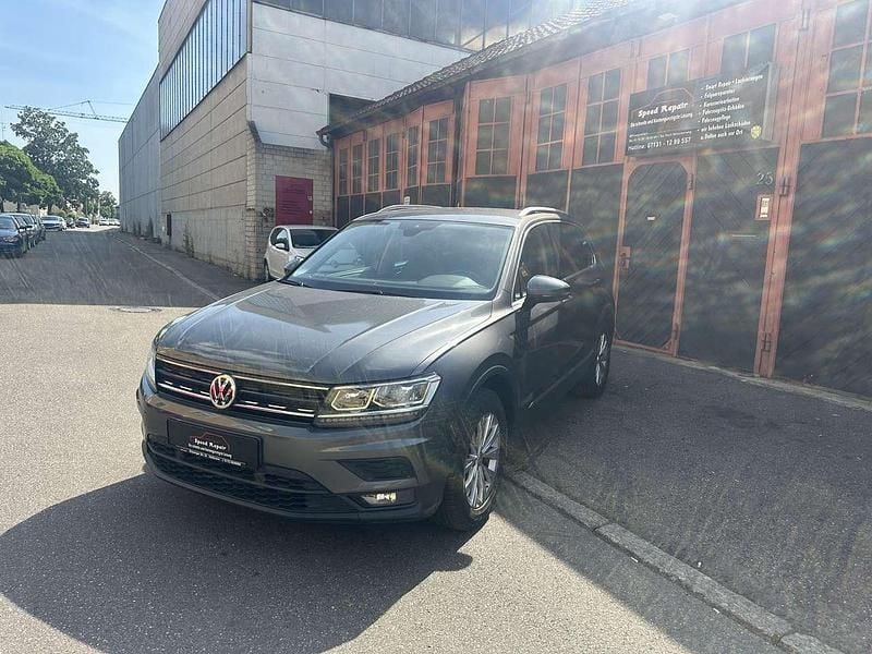 Grau Gebraucht 2019 VW Tiguan Comfortline SUV | 18.400 € (Guter Preis) - Bild 1/4