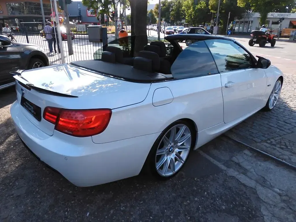 Gebraucht BMW 330 Cabriolet M Sport 245 PS (180 kW) 2010 Weiß Cabrio