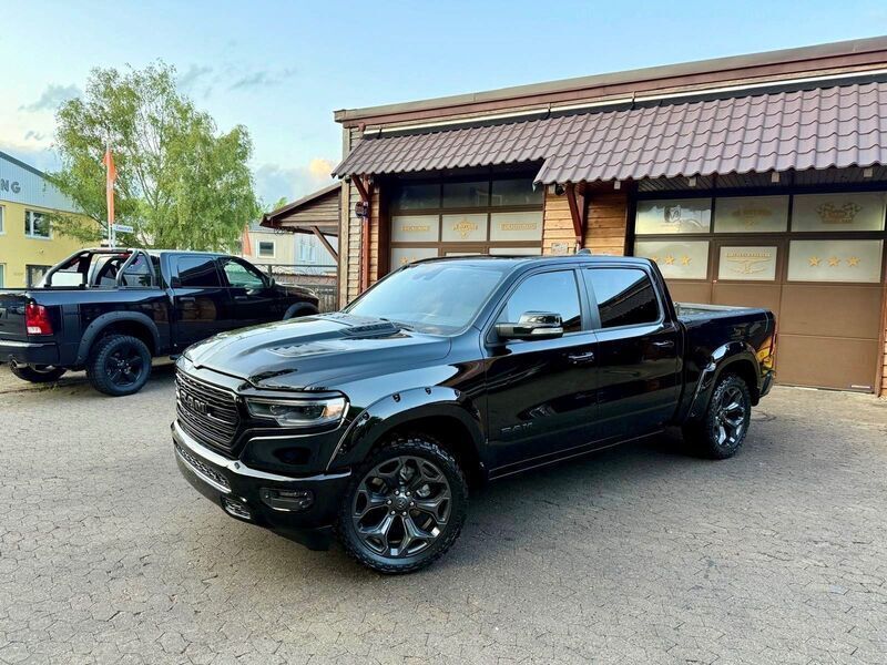 Black metallic Gebraucht 2021 Dodge Ram Limited Abholung | 67.900 € - Bild 1/4
