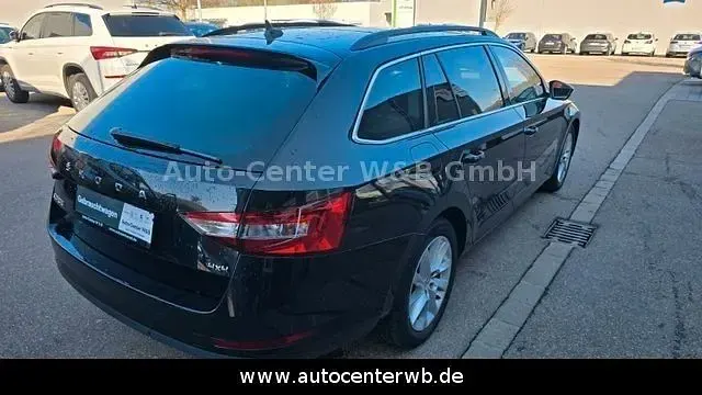 Gebraucht Skoda Superb Ambition 200 PS (147 kW) 2023 Schwarzmagic perleffekt Kombi