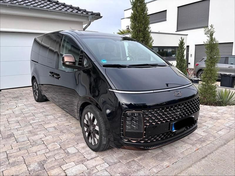 Gebraucht Hyundai Staria 177 PS (130 kW) 2022 Schwarz Van / Kleinbus