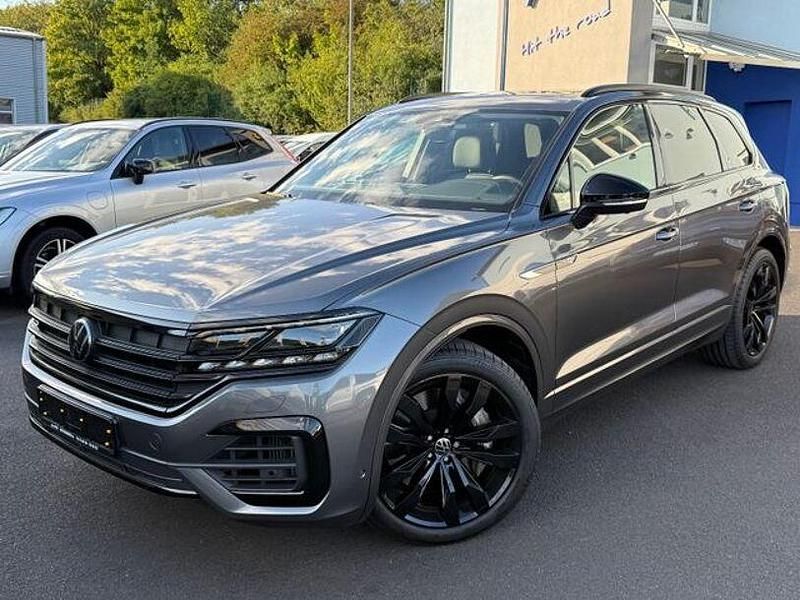 Grau Gebraucht 2021 VW Touareg R SUV | 61.900 € (Teuer) - Bild 1/4