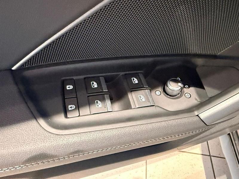 Gebraucht Audi A3 S-Line 150 PS (110 kW) 2025 Daytonagrau perleffekt (metallic) Limousine