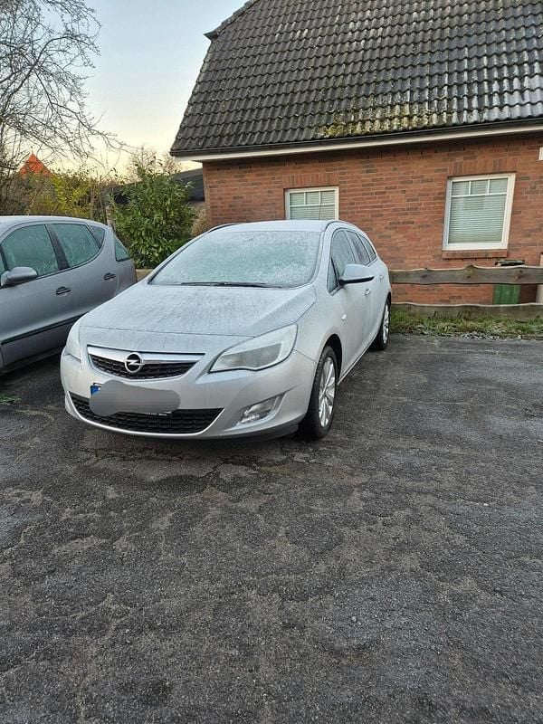 Silber Gebraucht 2011 Opel Astra Sport Kombi | 2.680 € (Guter Preis) - Bild 1/4