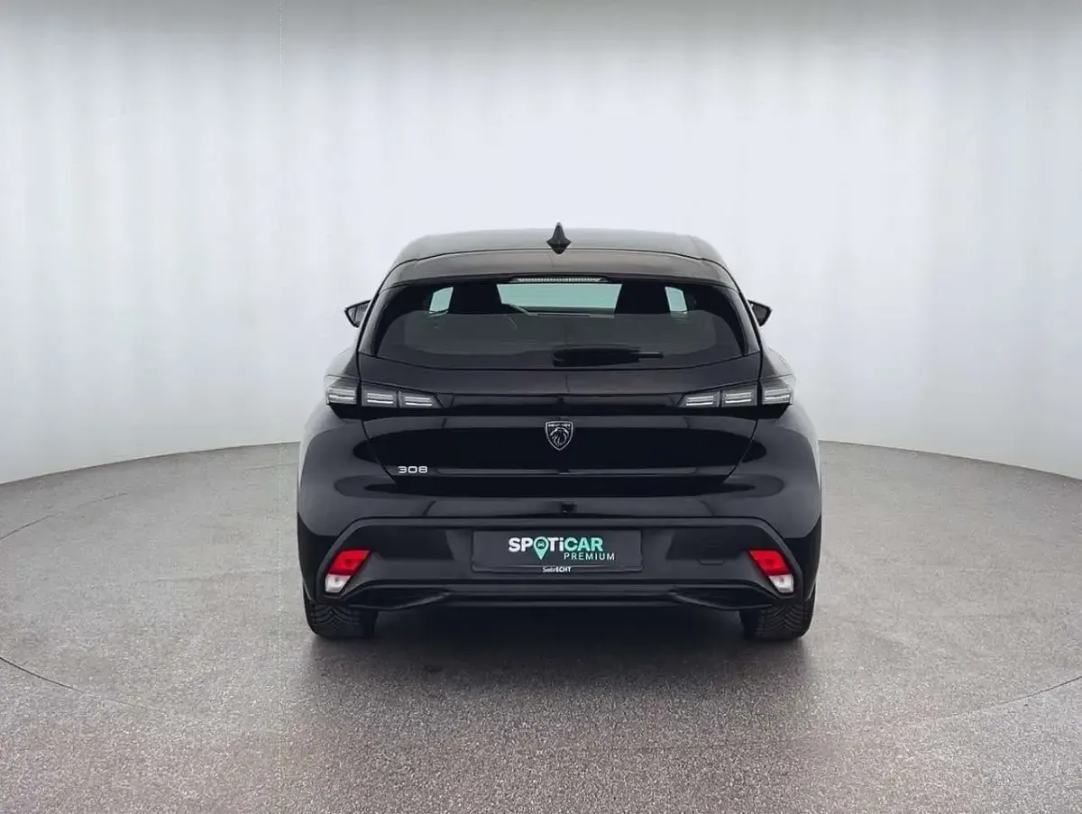 Gebraucht Peugeot 308 Active 131 PS (96 kW) 2024 Schwarz Limousine