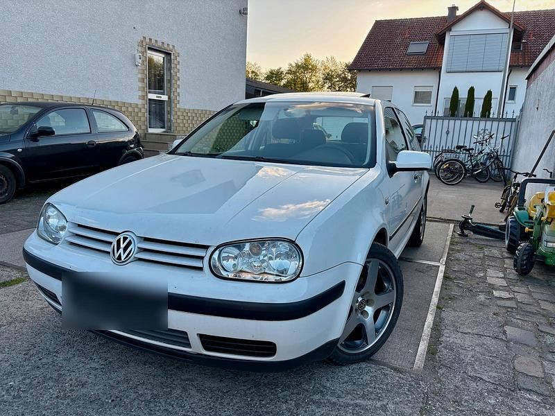 Second-hand VW Golf 105 CP (77 kW) 2002 Alb Coupe