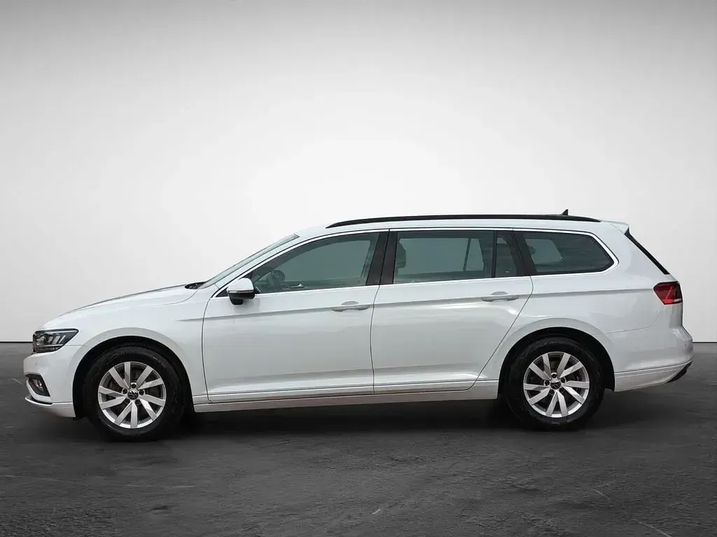Gebraucht VW Passat Business 150 PS (110 kW) 2024 Weiß (gletscherweiß metallic) Kombi