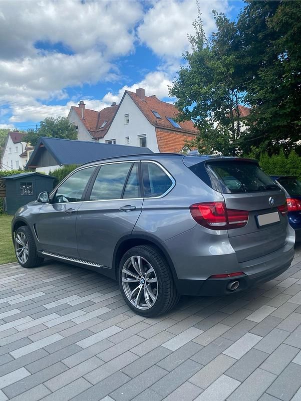 Grau Gebraucht 2014 BMW X5 M Sport SUV | 17.900 € (Superpreis) - Bild 1/4
