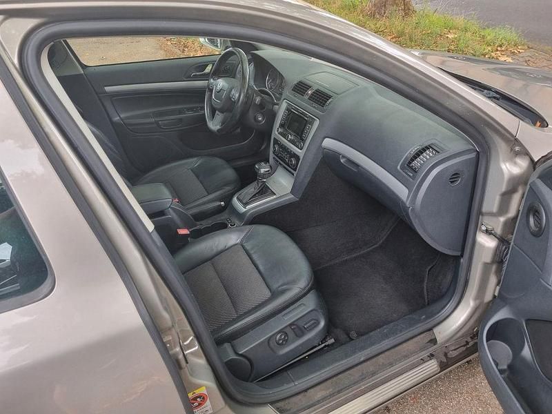 Gebraucht Skoda Octavia Elegance 160 PS (117 kW) 2012 Other Kombi