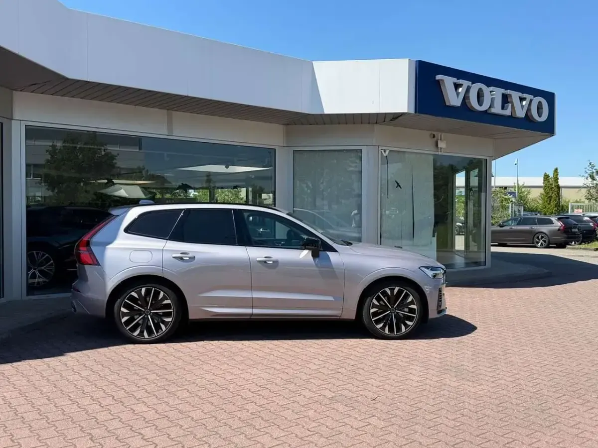 Usata Volvo XC60 Ultra 455 CV (334 kW) 2025 Argento SUV