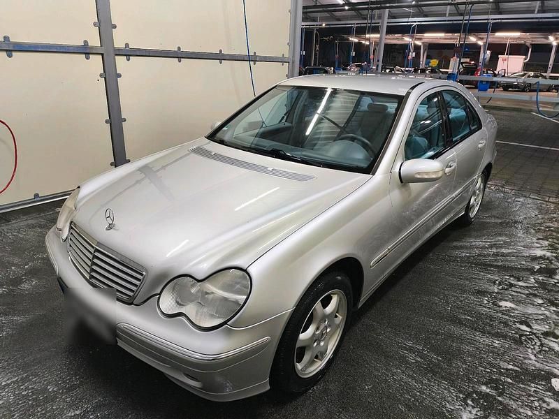 Gebraucht Mercedes C200 163 PS (119 kW) 2000 Silber Limousine
