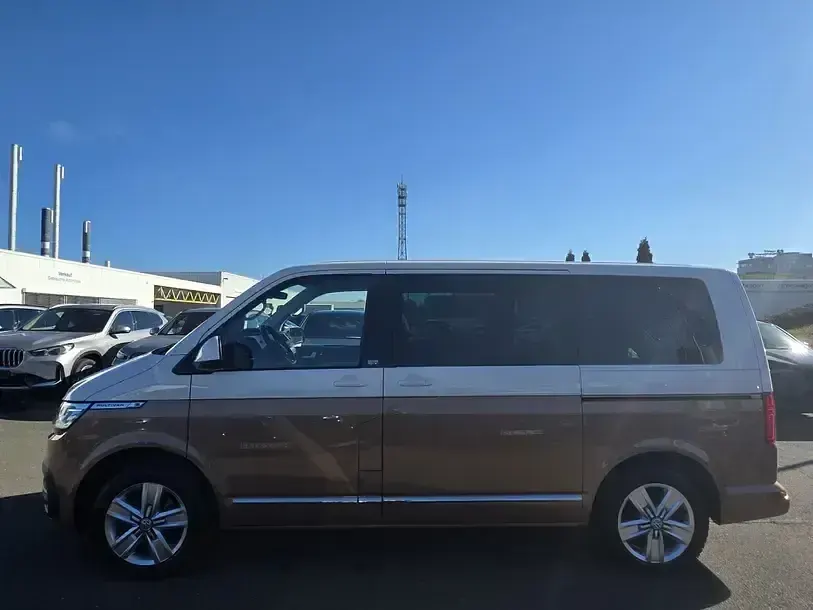 Używany VW Multivan Generation Six 150 KM (110 kW) 2020 Złoty Minivan