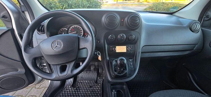 Silber Gebraucht 2019 Mercedes Citan 111 Van / Kleinbus | 9.298 € (Superpreis) - Bild 1/4