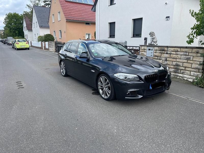 Grau Gebraucht 2011 BMW 535 Kombi | 12.199 € (Teuer) - Bild 1/4