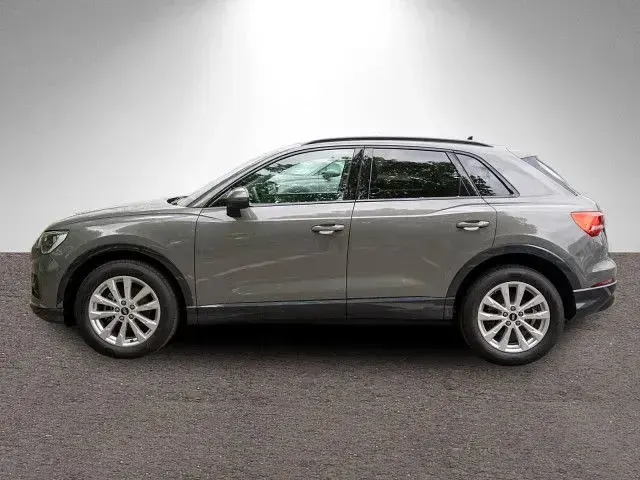 Gebraucht Audi Q3 Advanced Plus 150 PS (110 kW) 2023 Chronosgrau metallic SUV