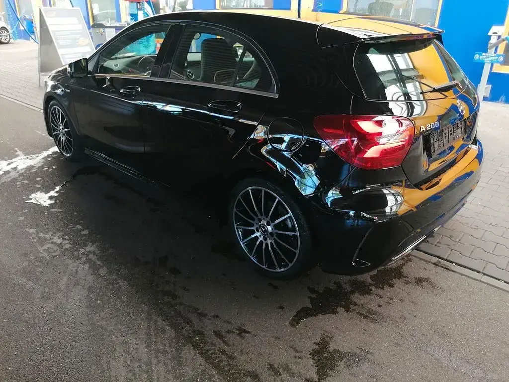 Gebraucht Mercedes A200 AMG 156 PS (114 kW) 2018 Schwarz Limousine
