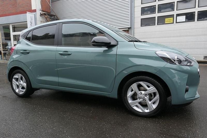 Grün Gebraucht 2023 Hyundai i10 GO! Kleinwagen | 13.590 € (Fairer Preis) - Bild 1/4