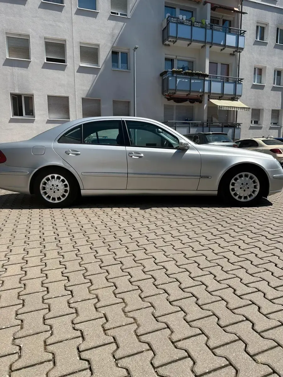 Gebraucht Mercedes E320 224 PS (164 kW) 2003 Silber Limousine