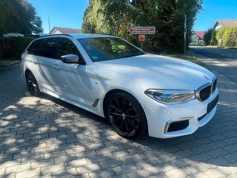 Gebraucht BMW M550 Performance 400 PS (294 kW) 2019 Weiß Limousine
