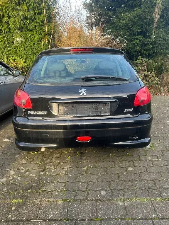 Gebraucht Peugeot 206 75 PS (55 kW) 2008 Schwarz Limousine