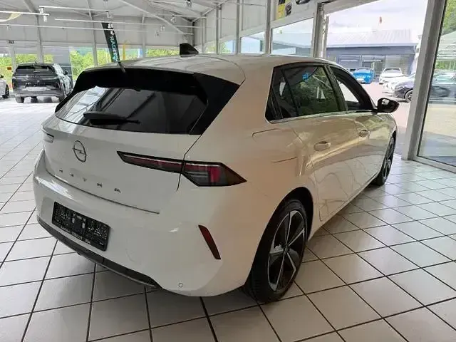 Gebraucht Opel Astra Elegance 110 PS (80 kW) 2023 Weiß Kleinwagen