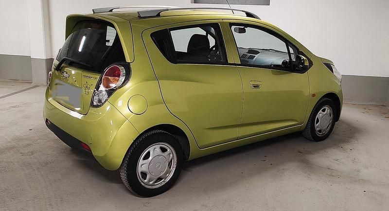 Second-hand Chevrolet Spark 82 CP (60 kW) 2010 Verde Hatchback