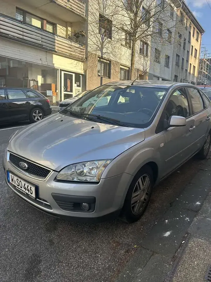 Gebraucht Ford Focus Ghia 101 PS (74 kW) 2005 Limousine
